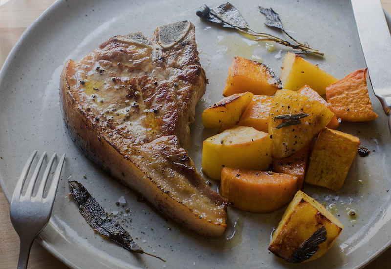 Pork loin chops with apple sauce